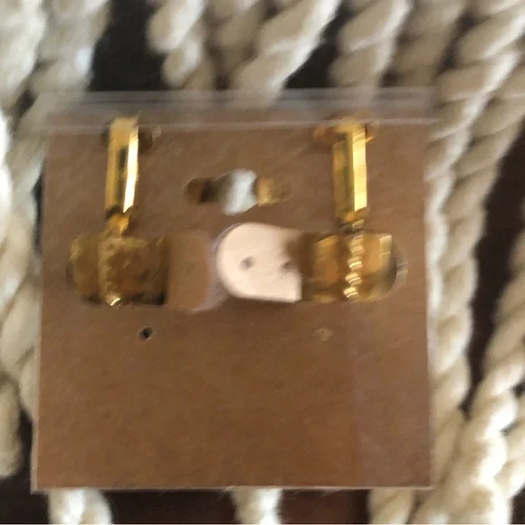 Vintage 70s-80s Kenneth Jay Lane matte gold wide hoop clip on earrings - Picture 5 of 12